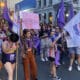 Varias mujeres marchan durante el Día Internacional de la Eliminación de la Violencia contra la Mujer, este lunes en Asunción (Paraguay). EFE/ Nina Osorio