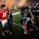 El mariscal de campo de los Kansas City Chiefs, Patrick Mahomes (I). EFE/EPA/JOHN G. MABANGLO