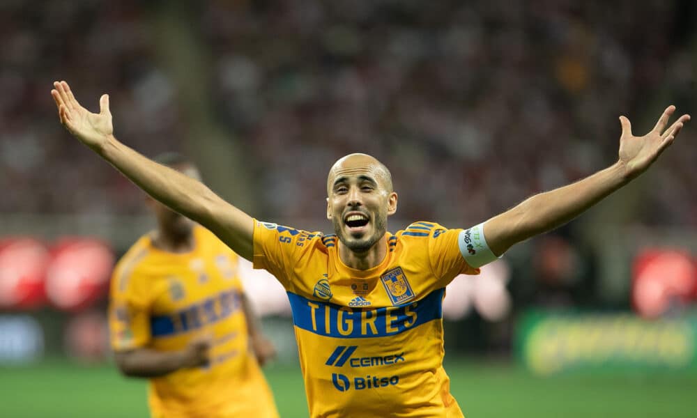 Guido Pizarro de Tigres celebra tras en el Estadio Akron en Guadalajara, Jalisco (México). Archivo. EFE/ Iván Villanueva