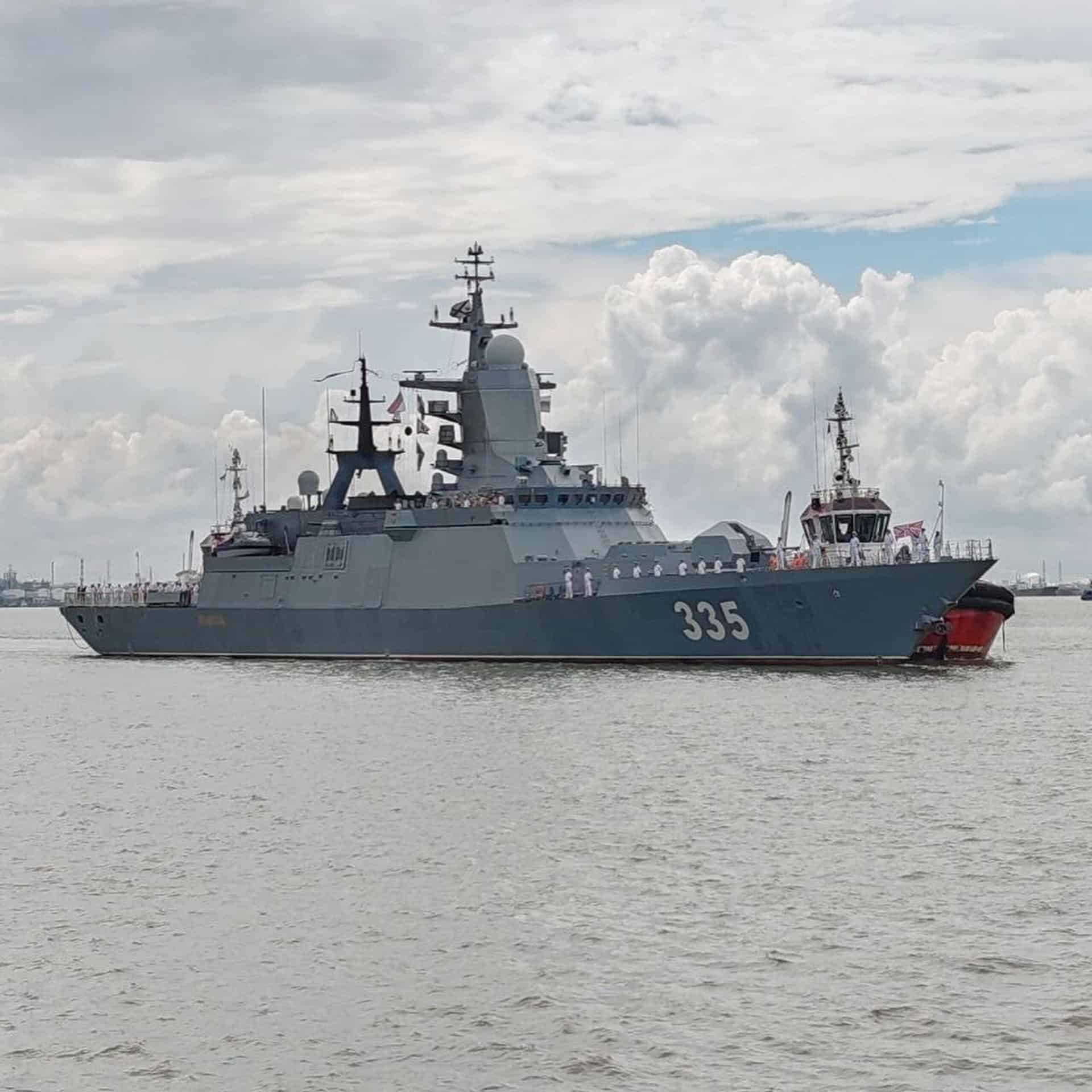 Buques de la Marina rusa participan del 4 al 8 de noviembre en unas maniobras navales con Indonesia en el Puerto de Surabaya el domingo 3 de noviembre de 2024 en Yakarta. Las fuerzas navales de Indonesia y Rusia iniciaron este lunes en aguas indonesias sus primeras maniobras navales conjuntas en medio del acercamiento diplomático del nuevo presidente indonesio, Prabowo Subianto, a Moscú dentro de su política de no alineación.-EFE/ Embajada de Rusia en Indonesia ***SOLO USO EDITORIAL/SOLO DISPONIBLE PARA ILUSTRAR LA NOTICIA QUE ACOMPAÑA (CRÉDITO OBLIGATORIO)***