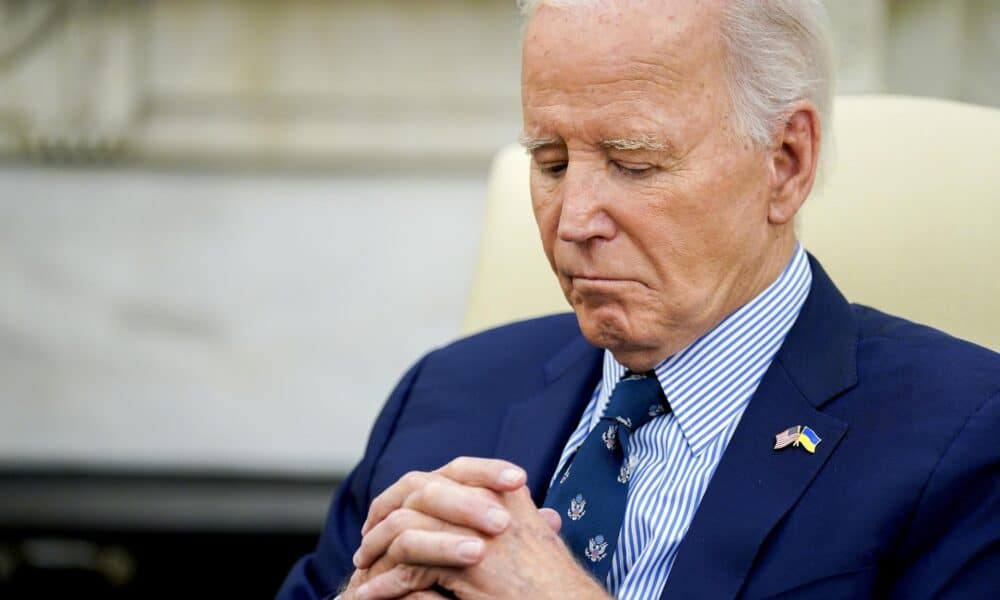 Fotografía de archivo del presidente de Estados Unidos, Joe Biden, durante una reunión en la Oficina Oval de la Casa Blanca en Washington, DC, EE.UU., el 26 de septiembre de 2024. EFE/EPA/Alexander Drago / POOL