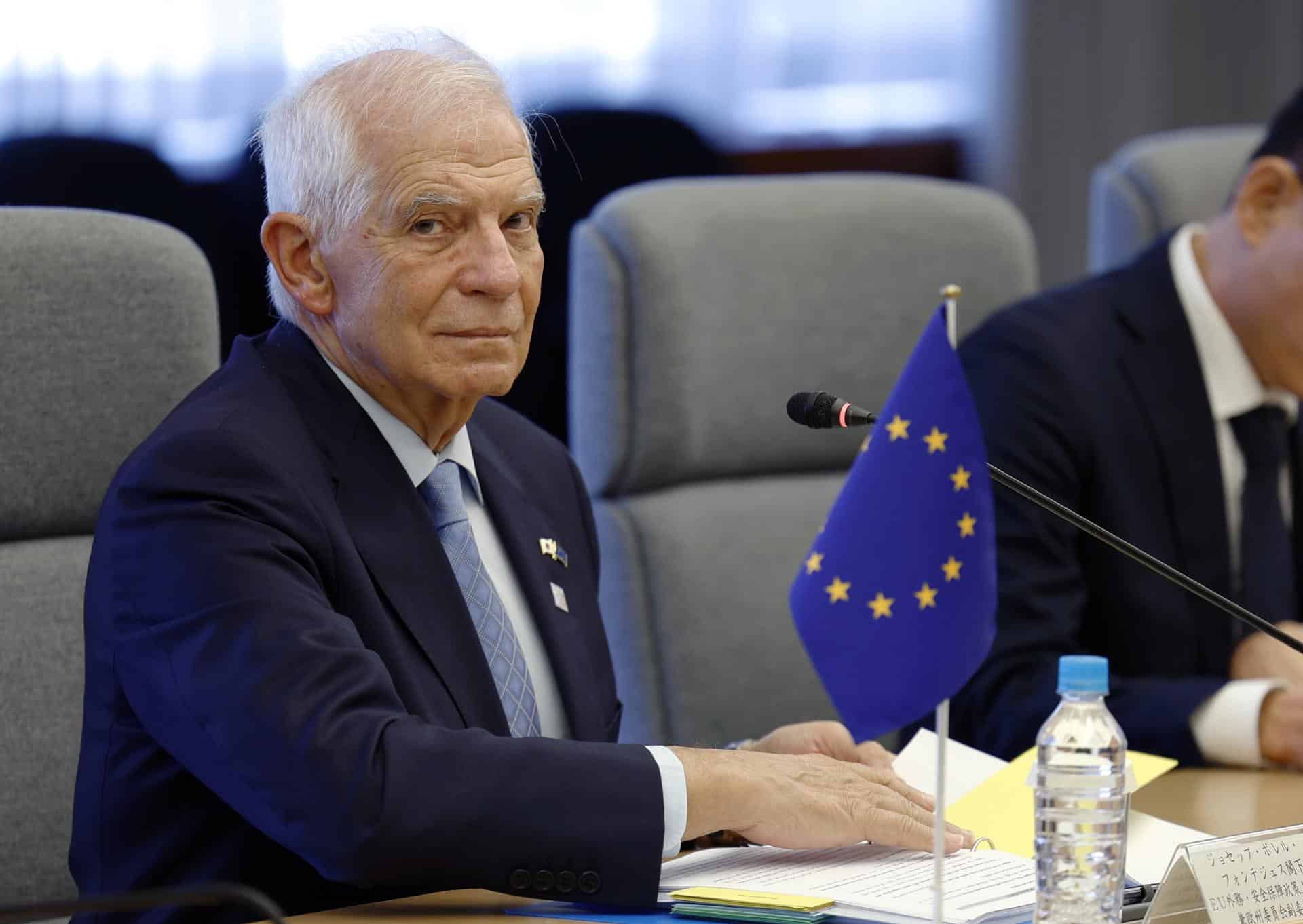 El jefe de la diplomacia de la Unión Europea (UE), Josep Borrell, en una reunión en el Ministerio de Defensa en Tokio, el 1 de noviembre de 2024. EFE/EPA/FRANCK ROBICHON/POOL