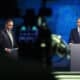 Fotografía cedida de los candidatos a la presidencia de Uruguay por el oficialista Partido Nacional, Álvaro Delgado (i), y el opositor Frente Amplio, Yamandú Orsi, durante un debate presidencial este domingo, en Montevideo (Uruguay). EFE/ Rodrigo Viera Amaral/ ASOCIACIÓN DE LA PRENSA URUGUAYA (APU)