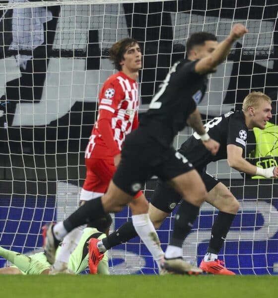 El jugador del Sturm Graz Mika Biereth (d) celebra el 1-0 durante el partido de la UEFA Champions League que han jugado Sturm Graz y FC Girona en Graz, Austria EFE/EPA/GINTARE KARPAVICIUTE