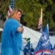 La candidata a la gobernación de Puerto Rico por el Partido Nuevo Progresista (PNP), Jenniffer González asiste al cierre de campaña este domingo, en Guaynabo (Puerto Rico).EFE/ Enid M Salgado