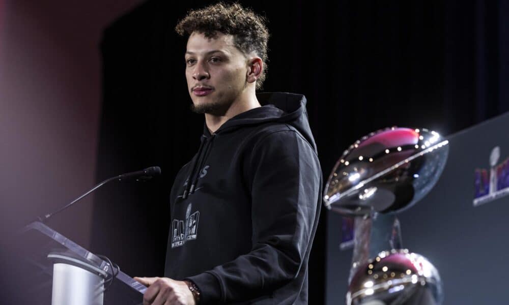 Fotografía de archivo del 'quarterback' de los Kansas City Chiefs, Patrick Mahomes. EFE/EPA/ETIENNE LAURENT