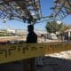 Las autoridades de seguridad paquistaníes inspeccionan el lugar de la explosión en una estación de tren en Quetta, la capital provincial de Baluchistán, Pakistán, este sábado. EFE/ Fayyaz Ahmed