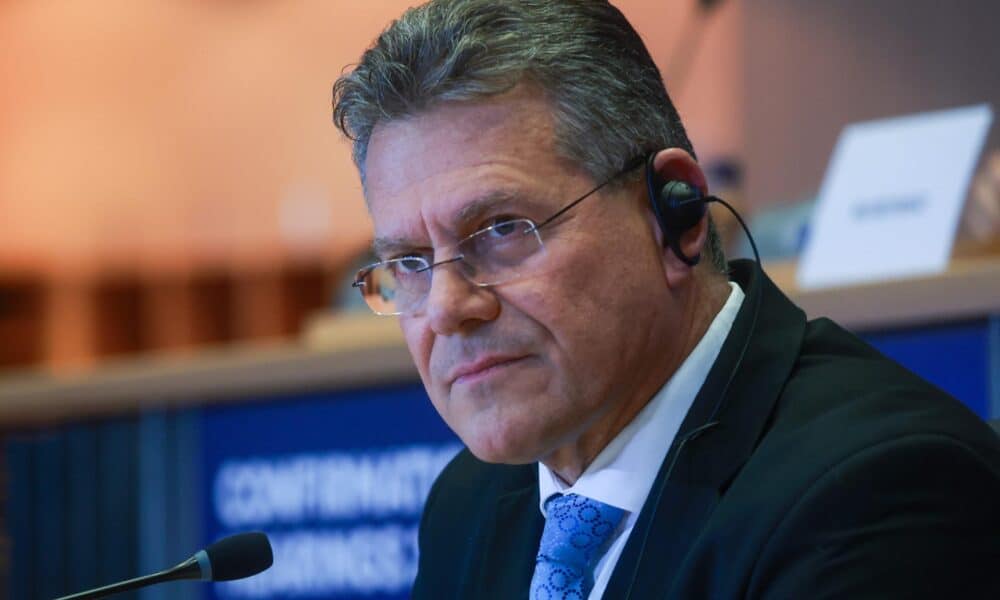 Maros Sefcovic, comisario europeo designado para Comercio y Seguridad Económica, Relaciones Interinstitucionales y Transparencia, asiste a su audiencia de confirmación ante los comités del Parlamento Europeo en Bruselas, Bélgica, el 04 de noviembre de 2024. (Bélgica, Bruselas) EFE/EPA/OLIVIER HOSLET