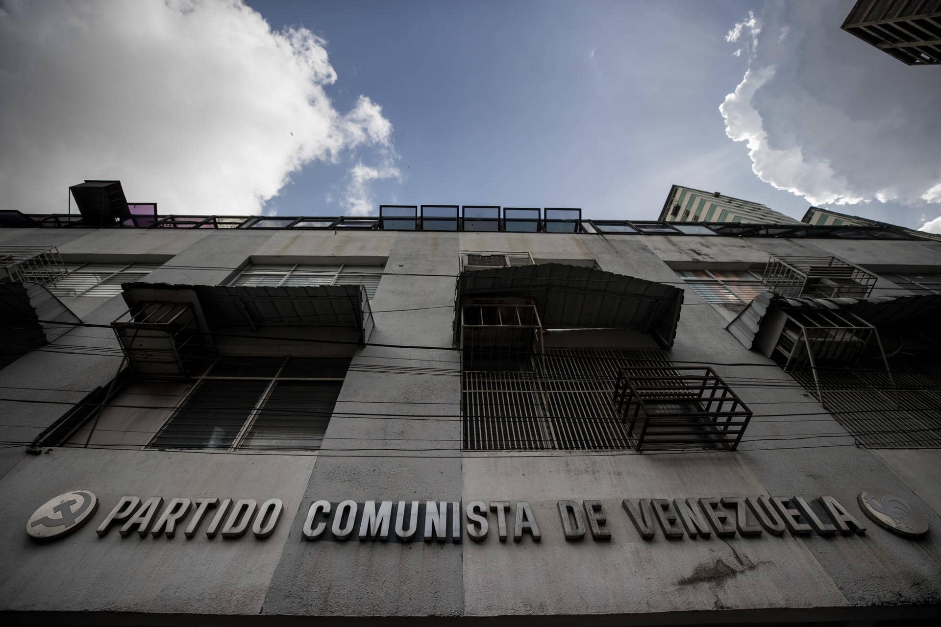 Fotografía de archivo de la fachada de la sede del Partido Comunista de Venezuela (PCV). EFE/ Miguel Gutiérrez