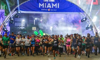 Fotografía de archivo del 6 de febrero de 2022 de corredores durante la salida del Maratón y Medio Maratón Life Time de Miami, Florida (EE.UU.). EFE/ Giorgio Viera