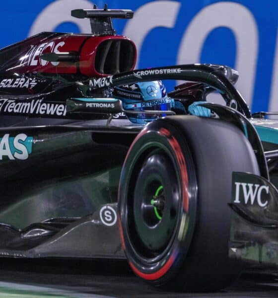 El piloto británico de Mercedes George Russell dominó este viernes la tercera sesión de entrenamientos libres para el Gran Premio de Fórmula Uno de Las Vegas. EFE/EPA/SHAWN THEW