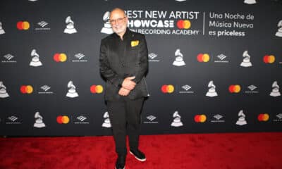 El director ejecutivo de la Academia Latina de la Grabación, Manuel Abud posa en la alfombra de la ceremonia de presentación del Mejor Artista Nuevo 2024, en Miami, Florida (Estados Unidos). EFE/ Marlon Pacheco