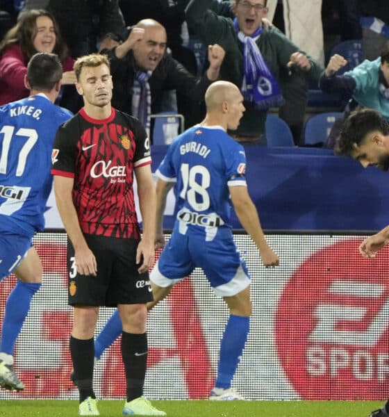 Guridi, tras marcar el gol de la victoria. EFE/ Adrián Ruiz-Hierro.