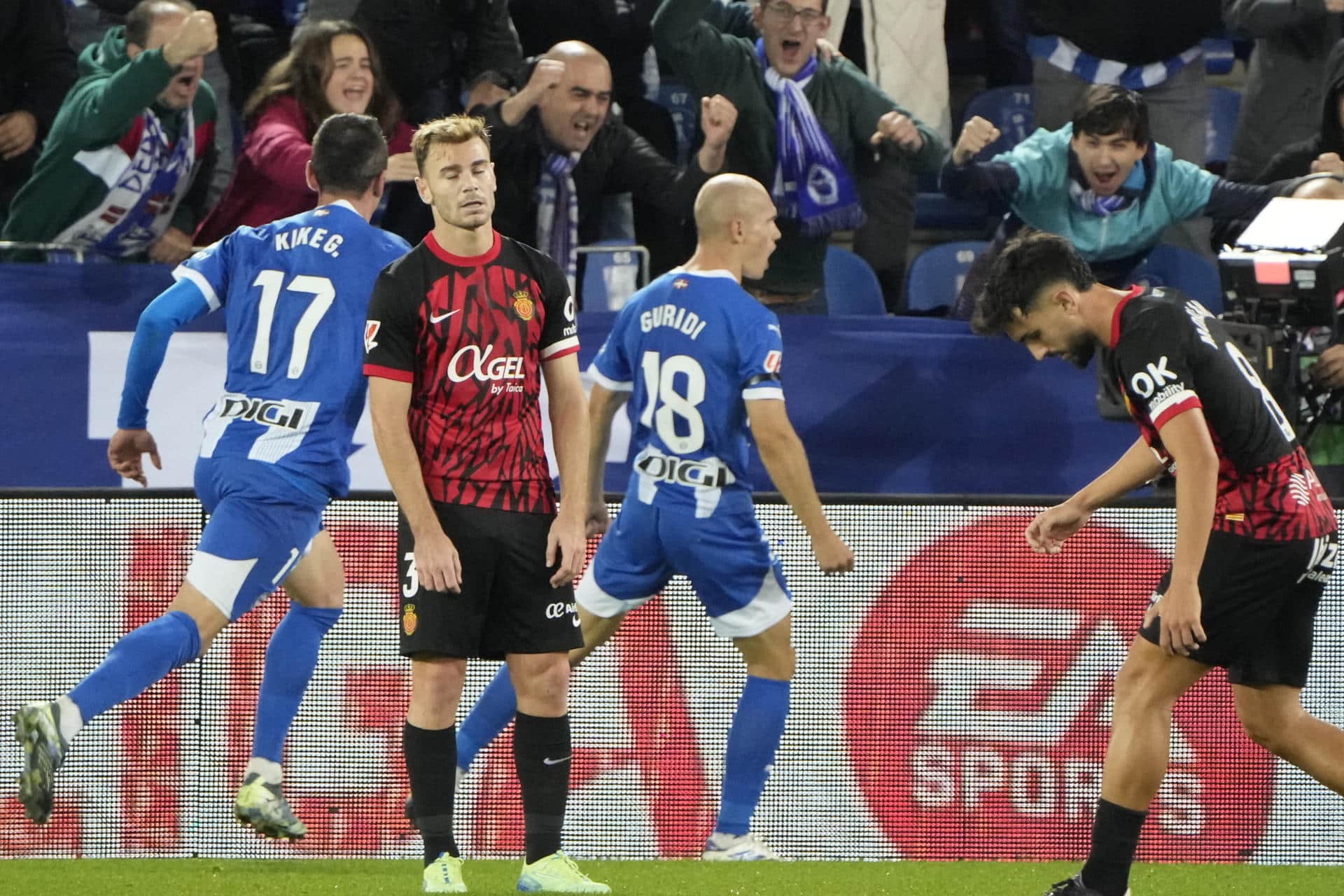 Guridi, tras marcar el gol de la victoria. EFE/ Adrián Ruiz-Hierro.