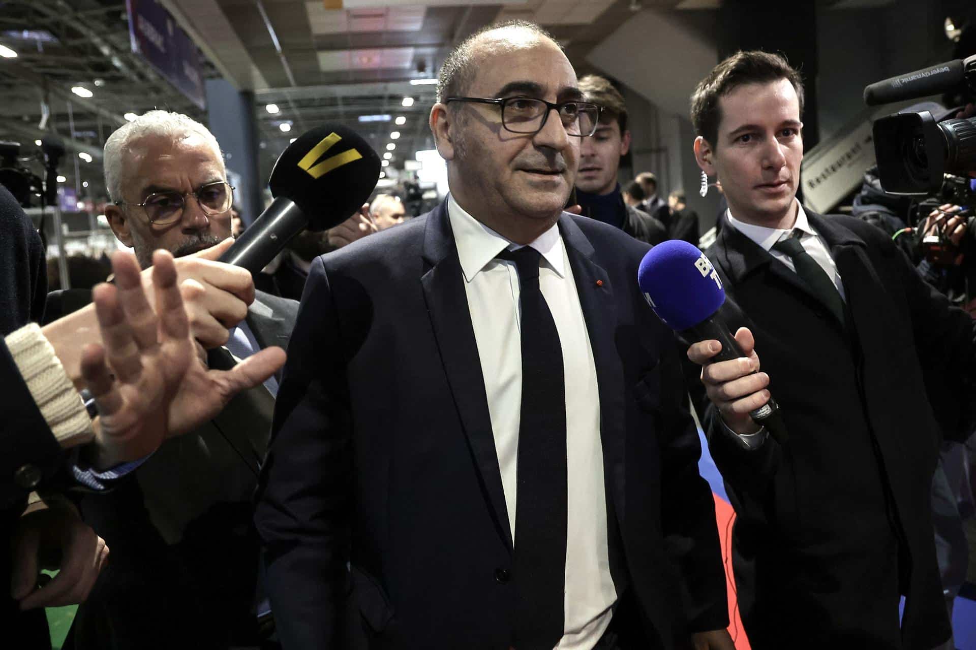 Foto de archivo del Prefecto de Policía de París, Laurent Nuñez (C), responsable de la seguridad del partido Francia-Israel, de la Liga de las Naciones. EFE/EPA/CHRISTOPHE PETIT TESSON