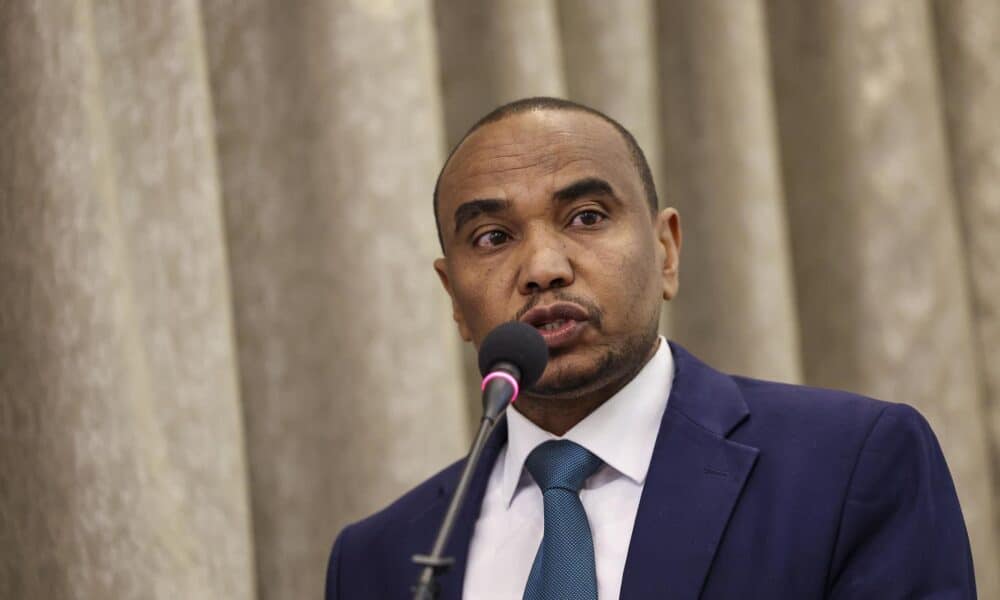 El portavoz de la delegación negociadora de las FAR, Mohamed al Mujtar al Nurin Sudan, en Nairobi, el 18 de noviembre de 2024.EFE/EPA/DANIEL IRUNGU