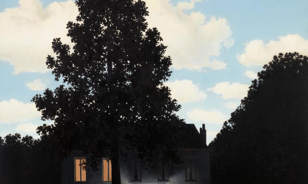 Fotografía cedida por Christie's donde se muestra una obra del pintor belga René Magritte de su serie 'El imperio de la luz', una de las 19 piezas de la colección de la empresaria de interiores Mica Ertegun, enfocada en obras del siglo XX, que se subastó este martes en Nueva York (Estados Unidos). EFE/ Christie's