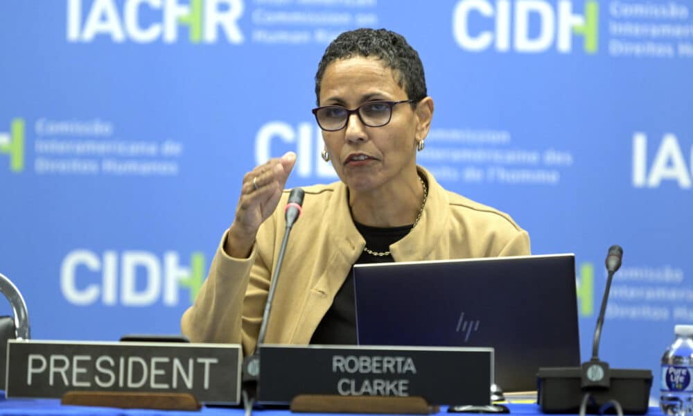 La presidenta de la Comisión Interamericana de Derechos Humanos (CIDH), Roberta Clark, habla durante una reunión este martes en Washington (EE.UU.). EFE/Lenin Nolly