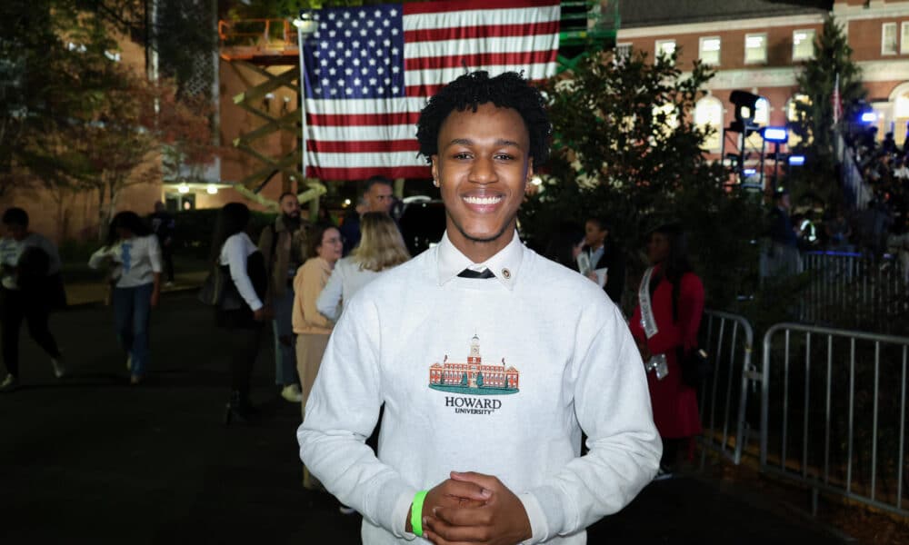 El estudiante de la Universidad de Howard, Myles Hollingsworth, posa para EFE este martes, en Washington (Estados Unidos). EFE/ Octavio Guzmán