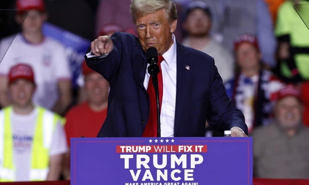 El candidato presidencial republicano Donald Trump durante un acto de campaña celebrado en Grand Rapids, Michigan, Estados Unidos. EFE/ CJ Gunther