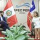 Fotografía cedida por la Presidencia de Perú de la mandataria peruana, Dina Boluarte, durante una reunión con el mandatario chileno, Gabriel Boric, este viernes en Lima. EFE/ Presidencia de Perú