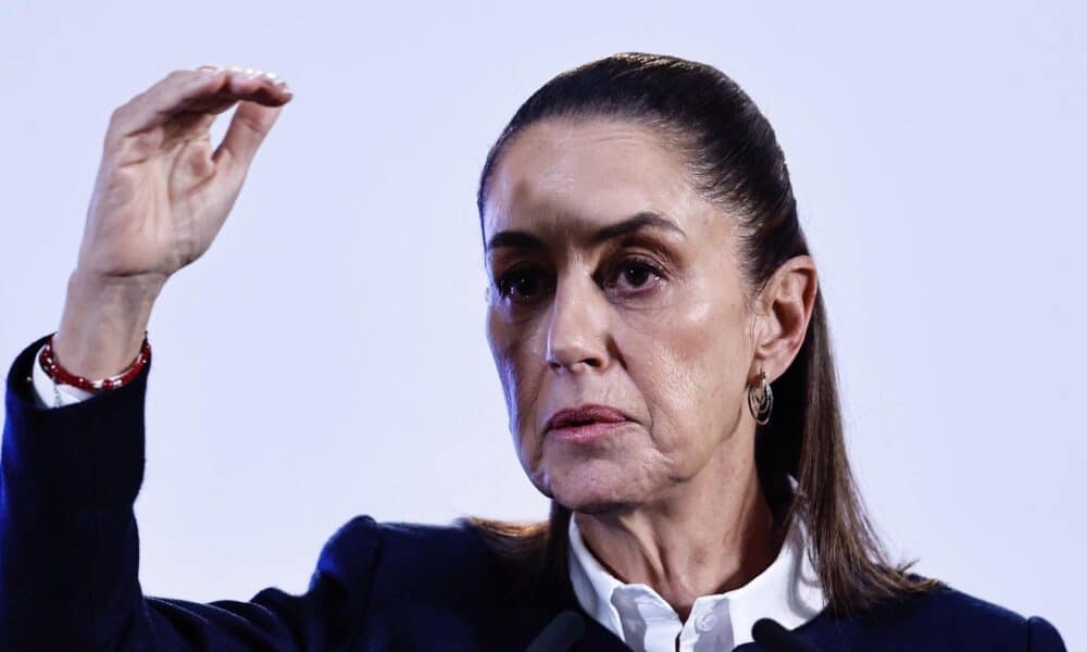 La presidenta de México Claudia Sheinbaum, habla este viernes durante una rueda de prensa en Palacio Nacional en la Ciudad de México (México). EFE/Sáshenka Gutiérrez