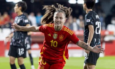 Claudia Pina celebra el primer gol. EFE/Marcial Guillén