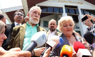 Koh Samui (Thailand), 29/08/2024.- Imagen de archivo del equipo legal de Daniel Sancho frente al tribunal de Samui . Marcos Garcia-Montes , Ramon Chippirrás y Carmen Balfagon (de izquierda a derecha). EFE/EPA/SITTHIPONG CHAROENJAI