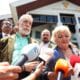 Koh Samui (Thailand), 29/08/2024.- Imagen de archivo del equipo legal de Daniel Sancho frente al tribunal de Samui . Marcos Garcia-Montes , Ramon Chippirrás y Carmen Balfagon (de izquierda a derecha). EFE/EPA/SITTHIPONG CHAROENJAI