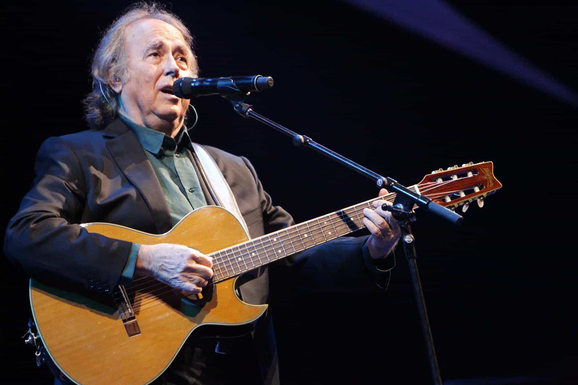 El cantautor español Joan Manuel Serrat en una actuación Montevideo (Uruguay). EFE/ Aitor Pereira/Archivo