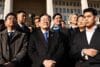 Lee Jae-Myung (centro), líder del opositor Partido Demócrata, frente a la Asamblea Nacional en Seúl, el 4 de diciembre de 2024. EFE/EPA/HAN MYUNG-GU
