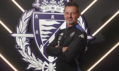 El entrenador del Real Valladolid, Diego Cocca, ha reconocido, en una entrevista a EFE, que siempre se centra en objetivos a corto plazo y el que le ocupa ahora es "lograr que el equipo se quede en Primera", para lo que considera que hay "buenos jugadores" que necesitan confianza y que deben ofrecer compromiso y voluntad. EFE/R. García