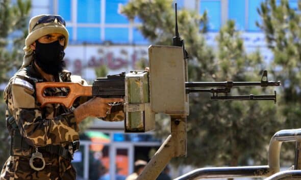 Imagen de un soldado taliban en las calles de Kabul. EFE/EPA/STRINGER