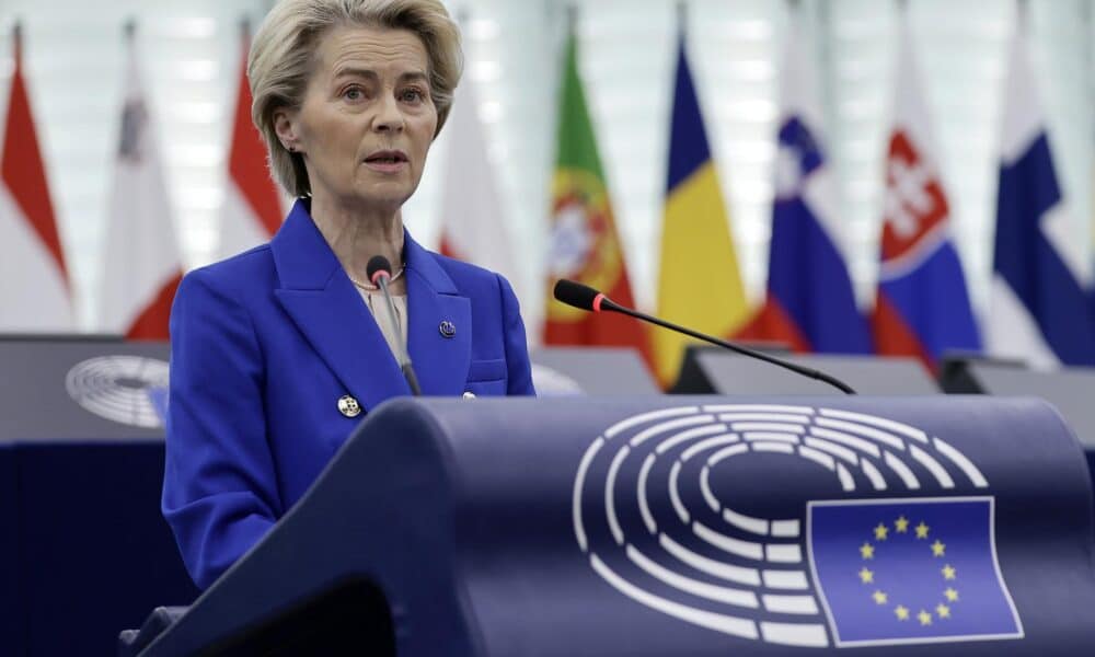 La presidenta de la Comisión Europea, Ursula von der Leyen, habla durante un debate sobre la preparación para la reunión del Consejo Europeo, en el Parlamento Europeo en Estrasburgo, Francia, 18 de diciembre de 2024. La sesión del Parlamento Europeo se llevará a cabo del 16 al 19 de diciembre de 2024. (Francia, Estrasburgo) 
EFE/EPA/RONALD WITTEK