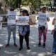 Fotografía de archivo de familiares de detenidos después de las elecciones protestan cerca a la sede principal del Ministerio Público, en Caracas. EFE/ Miguel Gutiérrez