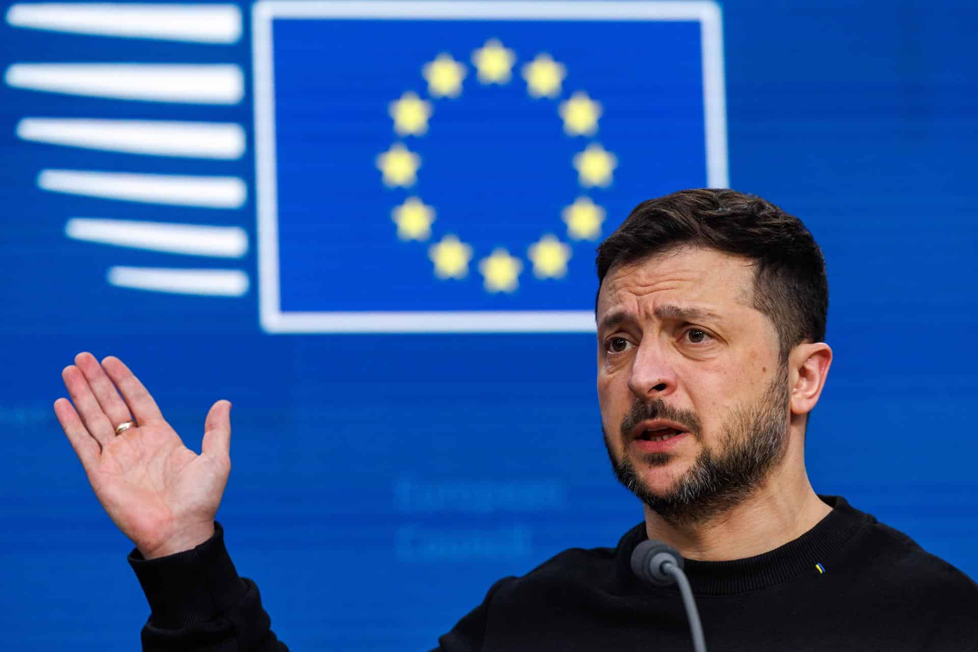 El presidente ucraniano Volodymyr Zelensky habla durante una conferencia de prensa en la Cumbre de la UE en Bruselas, Bélgica, el 19 de diciembre de 2024. Los líderes de la UE se reúnen en Bruselas para discutir sobre Ucrania, la UE en el mundo, el Medio Oriente, la resiliencia y la preparación, la migración y cuestiones de política exterior. (Zelenski, Bélgica, Ucrania, Bruselas) EFE/EPA/OLIVIER MATTHYS