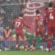 El jugador del Liverpool Curtis Jones marca el segundo gol durante el partido de la Premier League que han jugado Liverpool FC y Leicester City FC, en Liverpool, Reino Unido. EFE/EPA/ADAM VAUGHAN