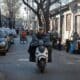 Un motociclista circula por un callejón en Pekín, China, el 31 de diciembre de 2024. EFE/EPA/JESSICA LEE