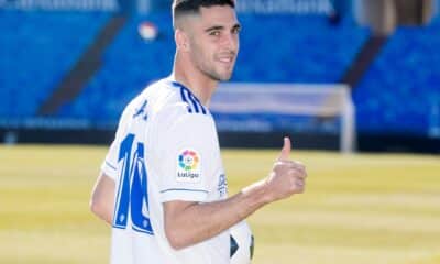 Fotografía de archivo en la que se registró al delantero vasco Sabin Merino, al posar durante su vinculación al club español de fútbol Real Zaragoza. Merino firmó por dos temporadas con el club costarricense Deportivo Saprissa. EFE/Javier Cebollada