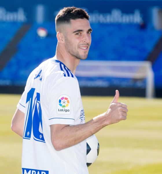 Fotografía de archivo en la que se registró al delantero vasco Sabin Merino, al posar durante su vinculación al club español de fútbol Real Zaragoza. Merino firmó por dos temporadas con el club costarricense Deportivo Saprissa. EFE/Javier Cebollada