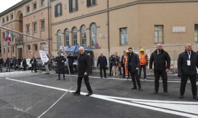 Inauguración este lunes de la nueva Plaza Pia, un enorme espacio peatonal con capacidad para 150.000 personas que une Roma con la Plaza de San Pedro del Vaticano y que está llamado a ser el epicentro de los eventos más importantes del Jubileo. EFE/ Claudia Sacristán