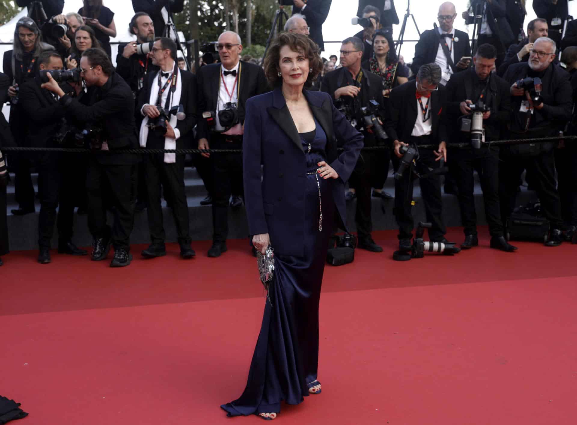 La modelo y actriz canadiense Dayle Haddon posa en el 77º Festival de Cine de Cannes, en Francia, el 24 de mayo de 2024. EFE/EPA/GUILLAUME HORCAJUELO