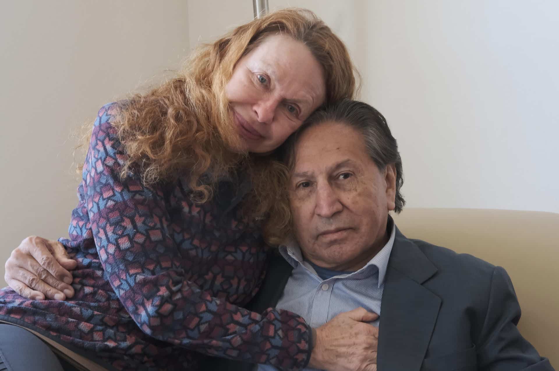 Fotografía de archivo en donde se ve al expresidente peruano Alejandro Toledo junto a su esposa, Eliane Karp, durante una entrevista con Efe. EFE/ Guillermo Azábal