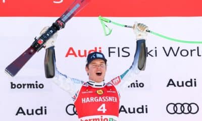 El noruego Fredrik Moeller celebra su primera victoria en la Copa del Mundo de esquí alpino al ganar el Super G de Bormio (Italia) EFE/EPA/SOLERO/BISI