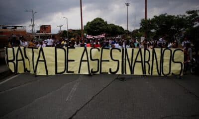 Fotografía de archivo de una manifestación exigiendo justicia por la masacre de cinco menores de edad en agosto de 2020, en Cali, principal ciudad del suroeste de Colombia. EFE/ Ernesto Guzmán Jr.