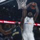 El ala-pívot del Real Madrid Usman Garuba (d) ante el pívot francés del Mónaco "Mam" Jaiteh (i) en el partido de Euroliga de baloncesto que Real Madrid y Mónaco disputaron el pasado jueves en el Wizink Center de Madrid. EFE/ Juanjo Martin