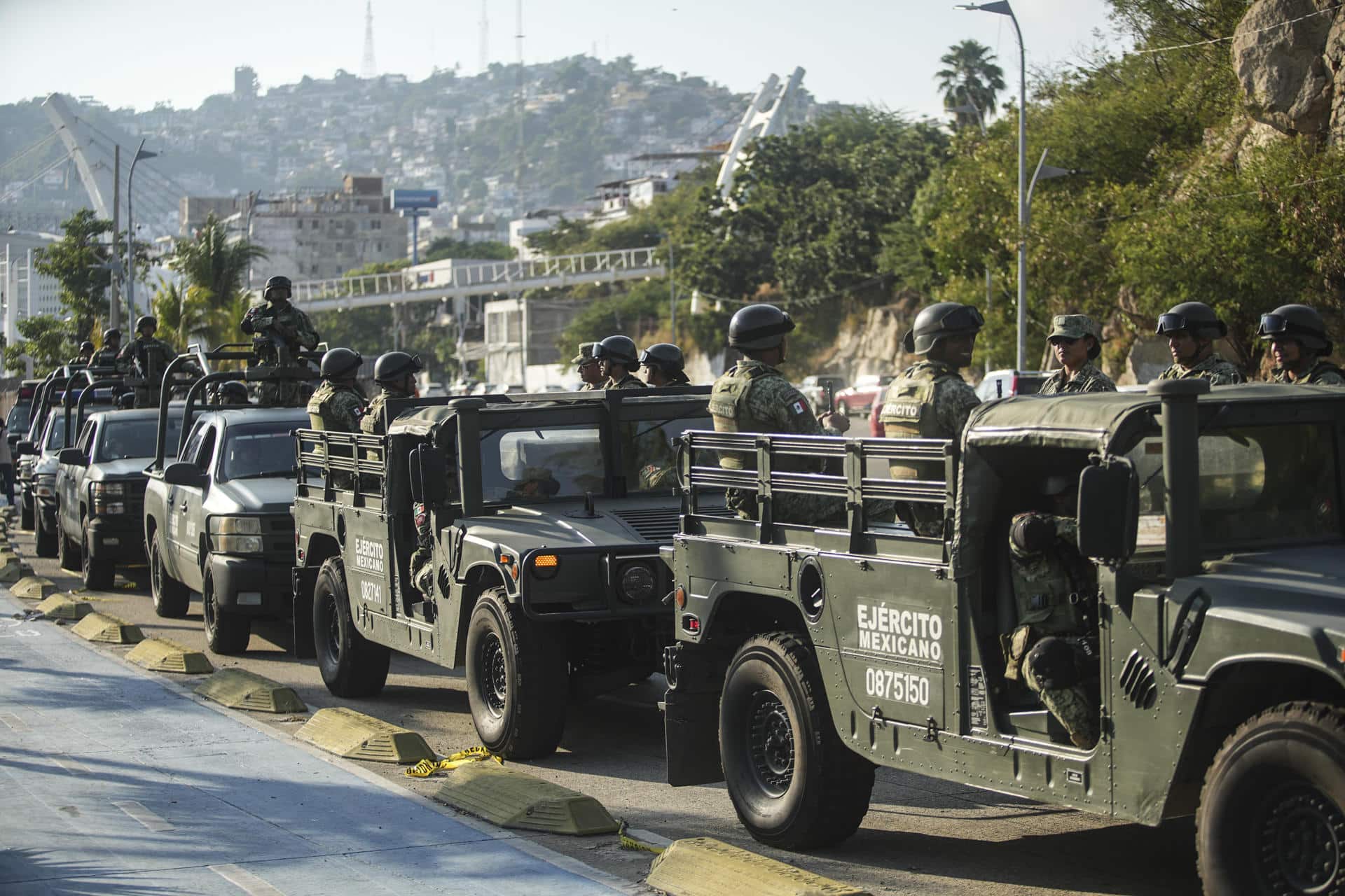 Elementos del Ejército Mexicano participan en un acto protocolario este lunes en el balneario de Acapulco, en Guerrero (México). EFE/ David Guzmán