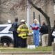 Vista del personal de emergencia después de un tiroteo en una escuela cristiana el 16 de diciembre de 2024 en Wisconsin (EE.UU.). EFE/EPA/JEFFERY PHELPS