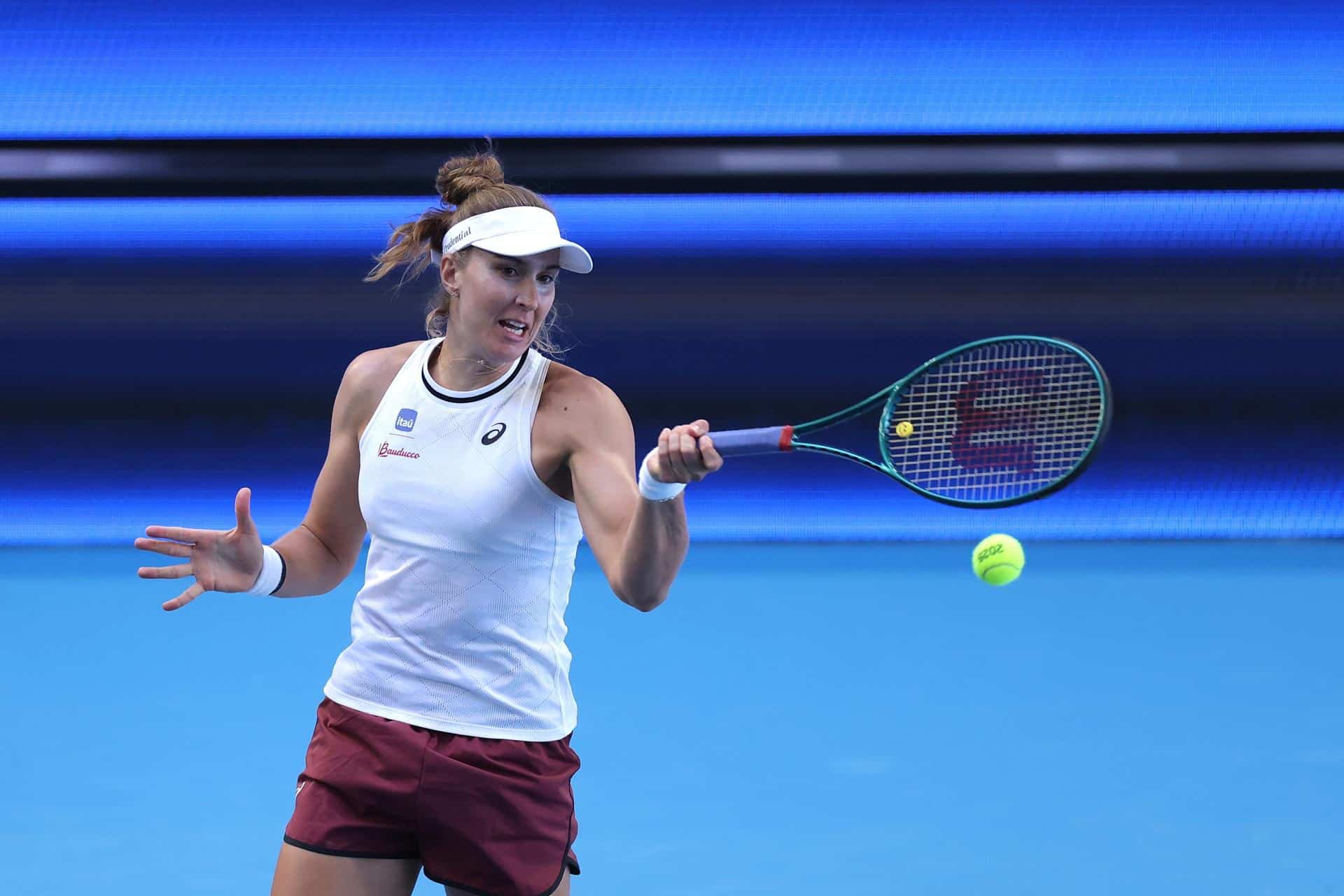 La tenista brasileña Beatriz Haddad Maia durante un entrenamiento previo a la United Cup, en Perth (Australia) EFE/EPA/RICHARD WAINWRIGHT AUSTRALIA AND NEW ZEALAND OUT