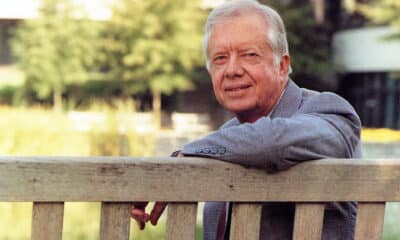 Fotografía cedida por la Fundación Carter del expresidente Jimmy Carter posando para una fotografía en 1994. EFE/ Fundación Carter